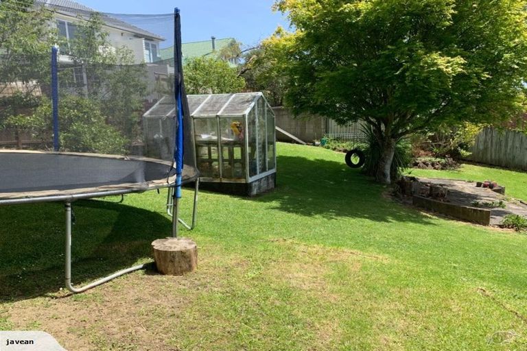 Photo of property in 11 The Glebe, Cockle Bay, Auckland, 2014