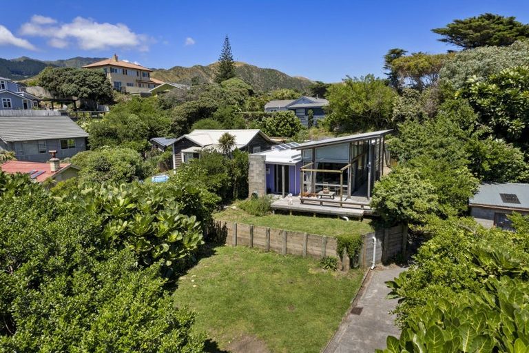 Photo of property in 4 Tangahoe Street, Paekakariki, 5034