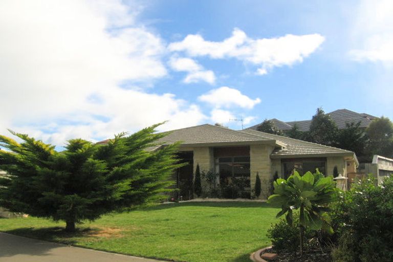Photo of property in 16 Datum Way, Paraparaumu, 5032