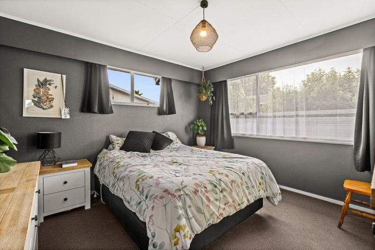 Photo of property in 56 Wynyard Crescent, Tamatea, Napier, 4112