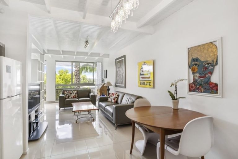 Photo of property in 3/73 Princes Street, Northcote Point, Auckland, 0627