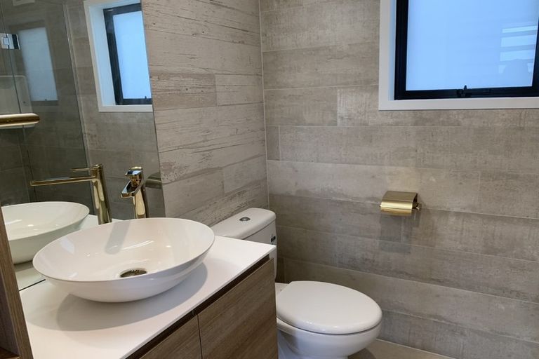 Photo of property in 6 Moffat Road, Red Beach, 0932