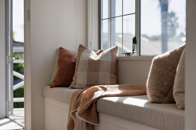 Photo of property in 384b Devonport Road, Tauranga South, Tauranga, 3112