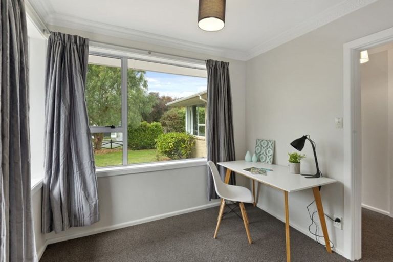 Photo of property in 33 Fenhall Street, Russley, Christchurch, 8042