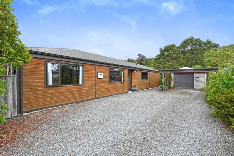 Photo of property in 83 Plateau Road, Te Marua, Upper Hutt, 5018