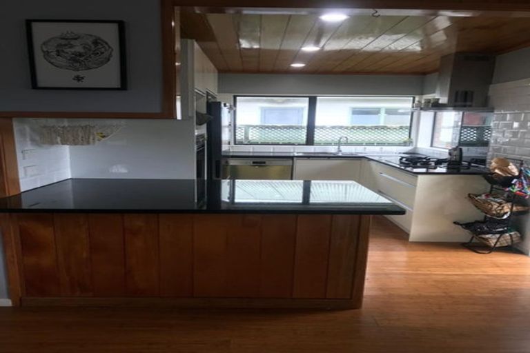 Photo of property in 2/409 West Coast Road, Glen Eden, Auckland, 0602