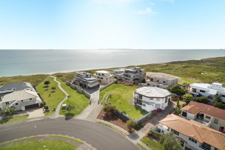 Photo of property in 10 Sunbrae Grove, Mount Maunganui, 3116