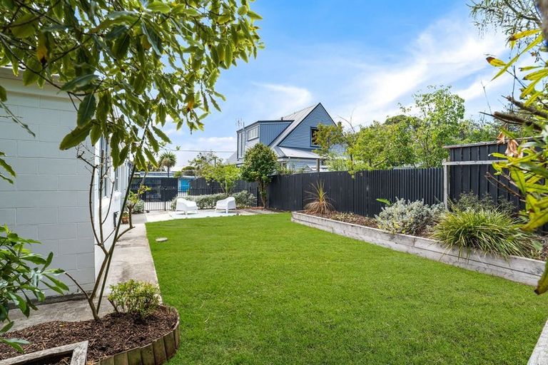 Photo of property in 2/41 Bowhill Road, New Brighton, Christchurch, 8083