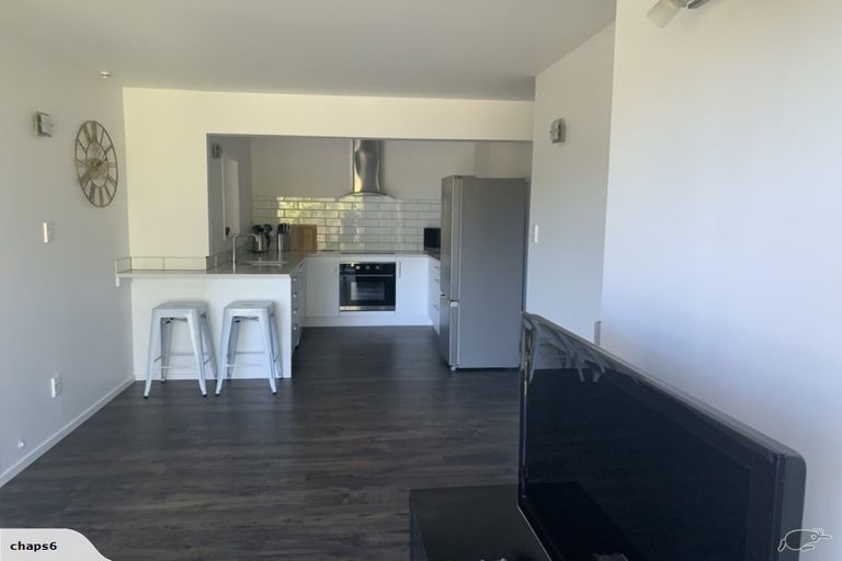 Photo of property in 111 Pupuke Road, Northcote, Auckland, 0627