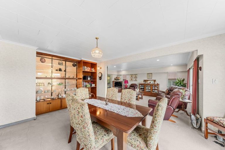 Photo of property in 1 Ngahere Street, Inglewood, 4330