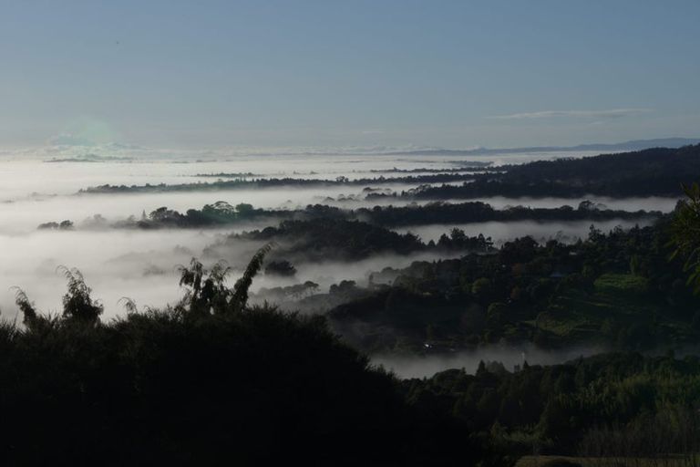 Photo of property in 318 Forest Road, Waiatarua, Auckland, 0612