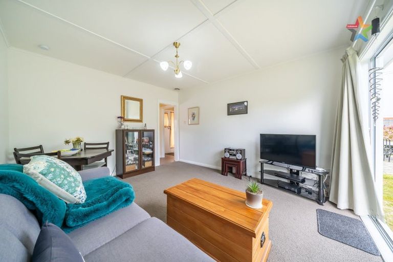 Photo of property in 1/1079 High Street, Taita, Lower Hutt, 5011