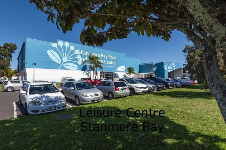 Photo of property in 10d Elliston Crescent, Stanmore Bay, Whangaparaoa, 0932