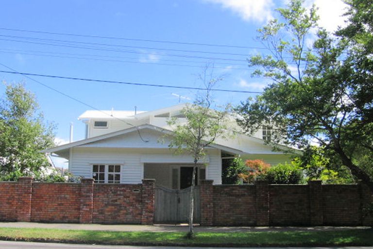 Photo of property in 70 Upland Road, Kelburn, Wellington, 6012