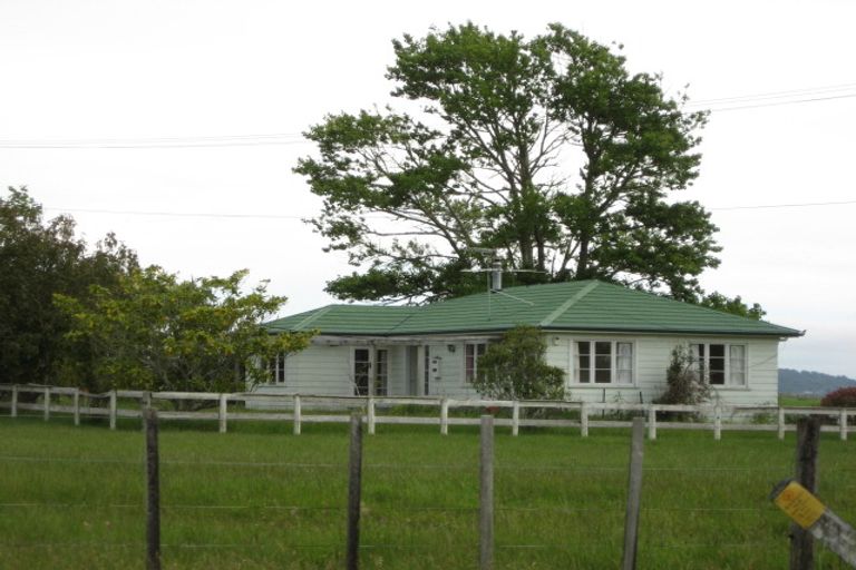 Photo of property in 915 Old North Road, Waimauku, 0882