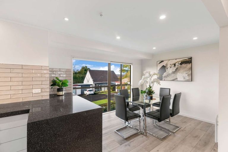 Photo of property in 2/12 Stanley Avenue, Milford, Auckland, 0620