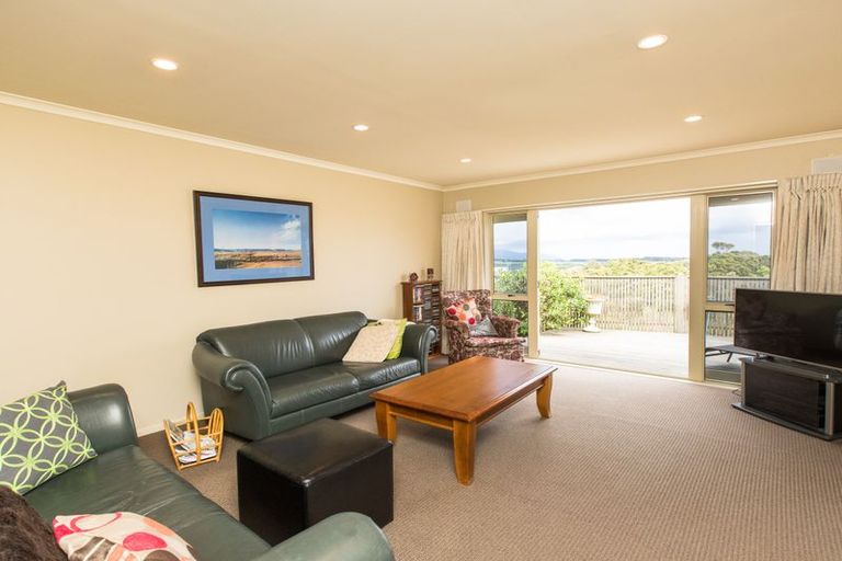 Photo of property in 6 Kea Place, Fitzherbert, Palmerston North, 4410