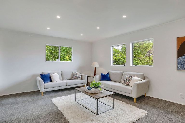 Photo of property in 10 Kahu Road, Paremata, Porirua, 5024