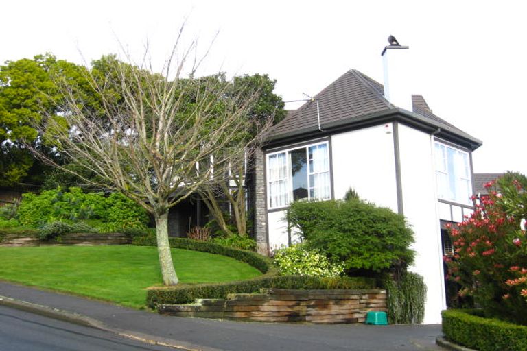 Photo of property in 2 Bengal Drive, Cashmere, Christchurch, 8022