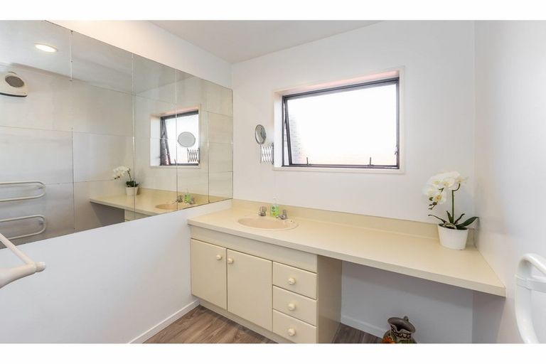 Photo of property in 2/17 Wiremu Street, Redwood, Christchurch, 8051