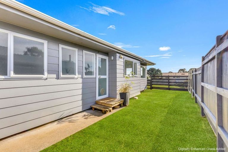 Photo of property in 1/58 Riversdale Drive, Merrilands, New Plymouth, 4312