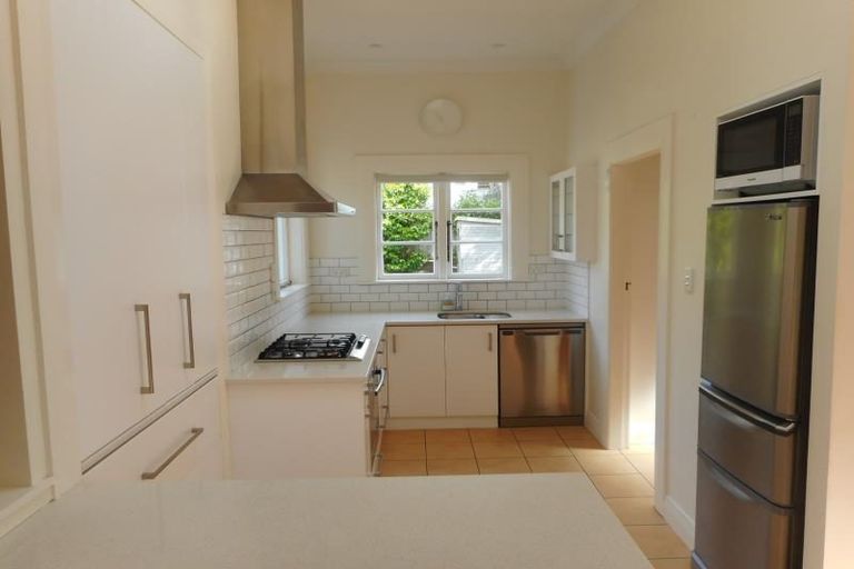 Photo of property in 82 The Parade, Island Bay, Wellington, 6023