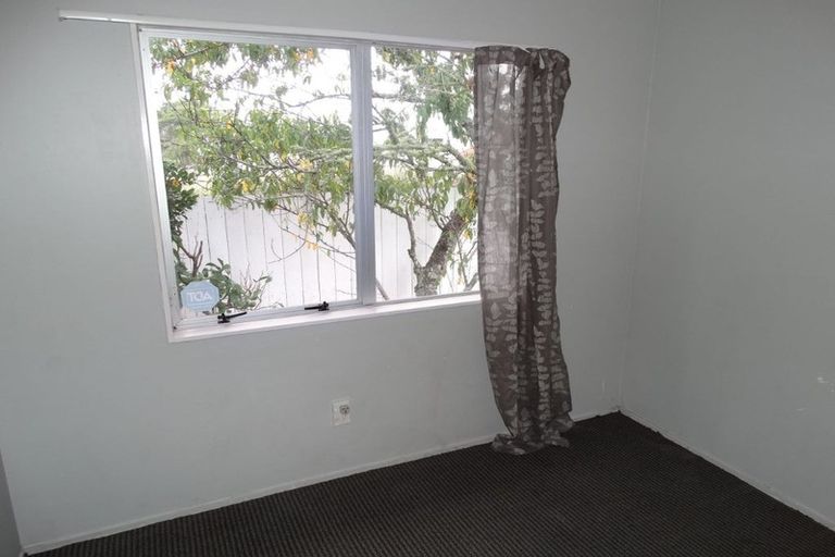 Photo of property in 1/12 Miriam Corban Heights, Henderson, Auckland, 0612