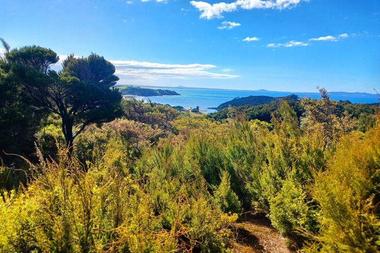 Photo of property in 120 Stratford Drive, Cable Bay, 0420