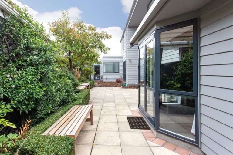 Photo of property in 17b Wairakei Road, Strowan, Christchurch, 8052