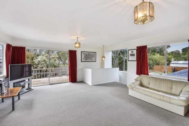 Photo of property in 11 Freshney Place, Hillpark, Auckland, 2102