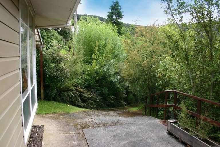 Photo of property in 11 Morepork Lane, Waipori Falls, Outram, 9073