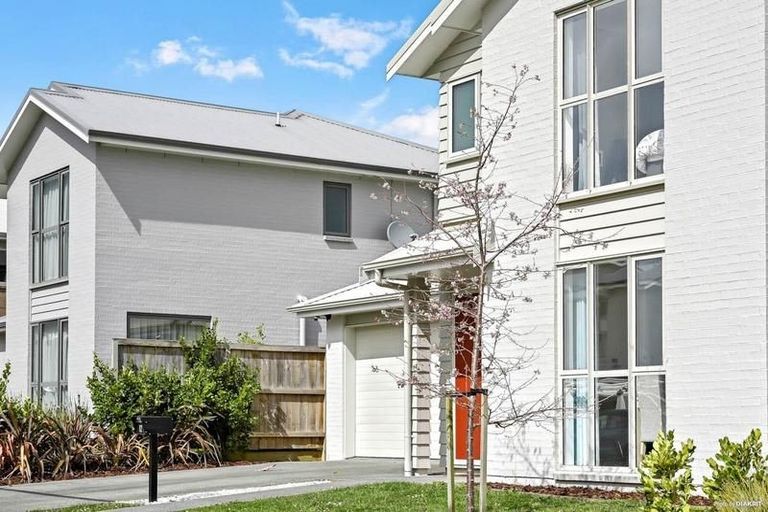 Photo of property in 12 Samuel Cassidy Avenue, Swanson, Auckland, 0614