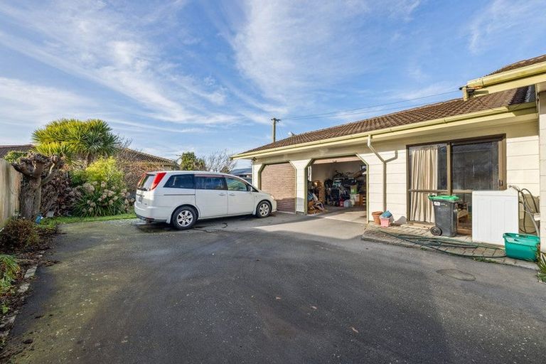 Photo of property in 130 Bower Avenue, New Brighton, Christchurch, 8083