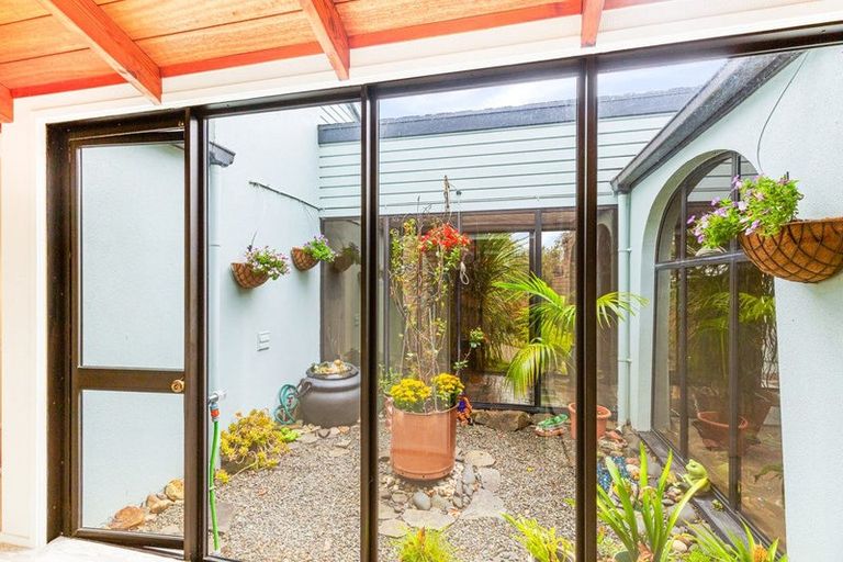 Photo of property in 5 Clearwater Cove, West Harbour, Auckland, 0618