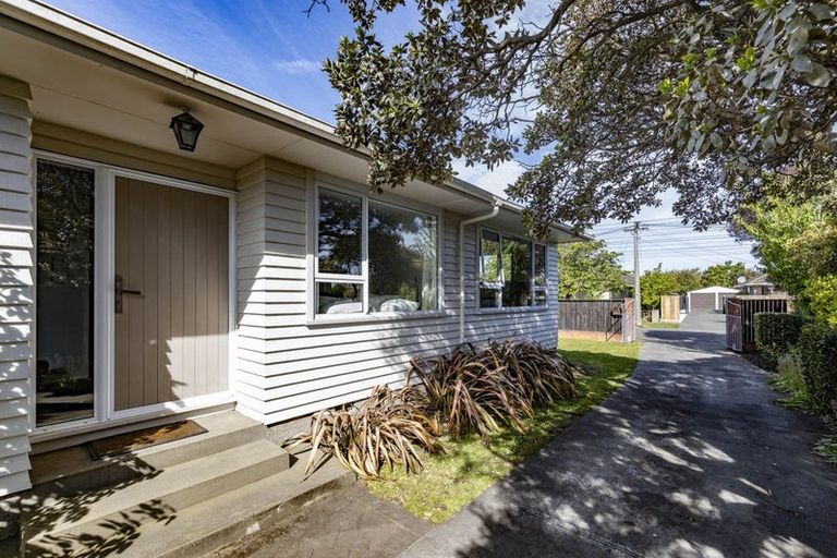 Photo of property in 8 Stackhouse Avenue, Bishopdale, Christchurch, 8053