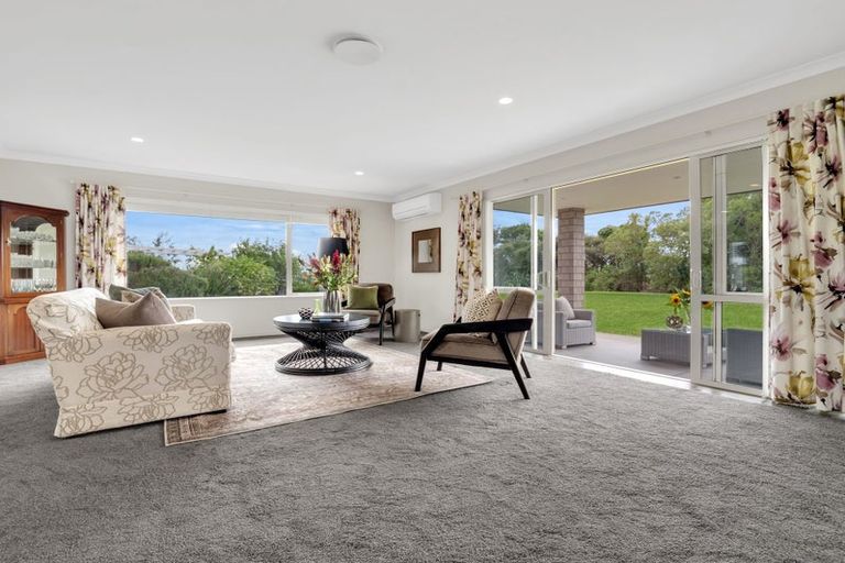 Photo of property in 9 Portofino Point, Karaka, Papakura, 2113