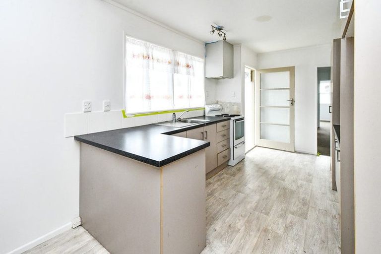 Photo of property in 15 Gainsborough Street, Manurewa, Auckland, 2102