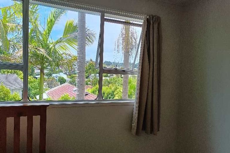 Photo of property in 10 Aralia Road, Sunnynook, Auckland, 0620