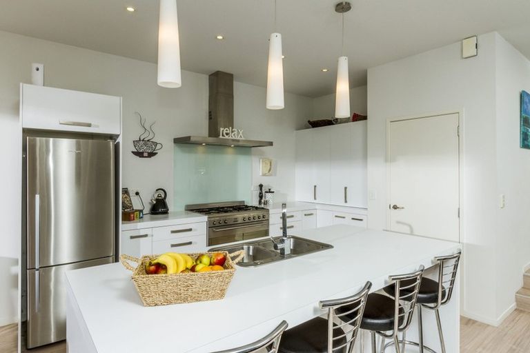 Photo of property in 8 Sealy Road, Torbay, Auckland, 0630