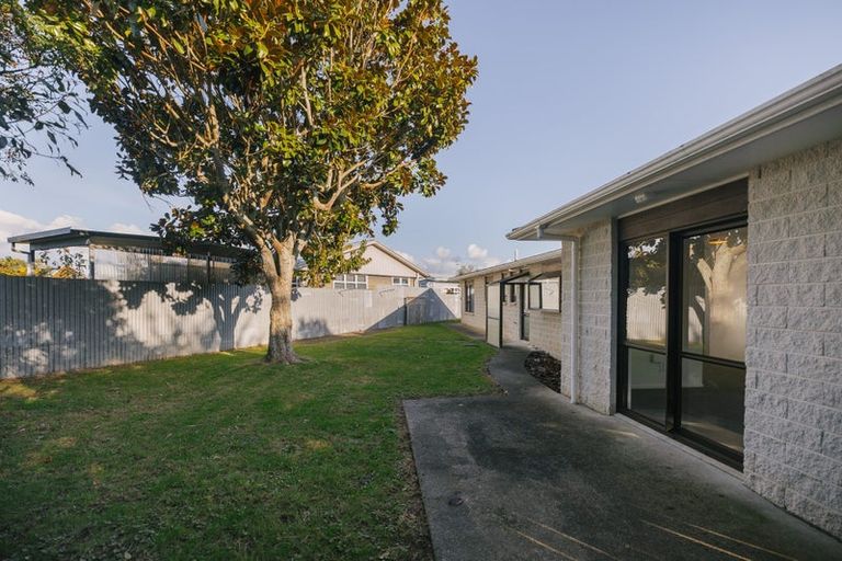 Photo of property in 2 Cypress Way, Levin, 5510