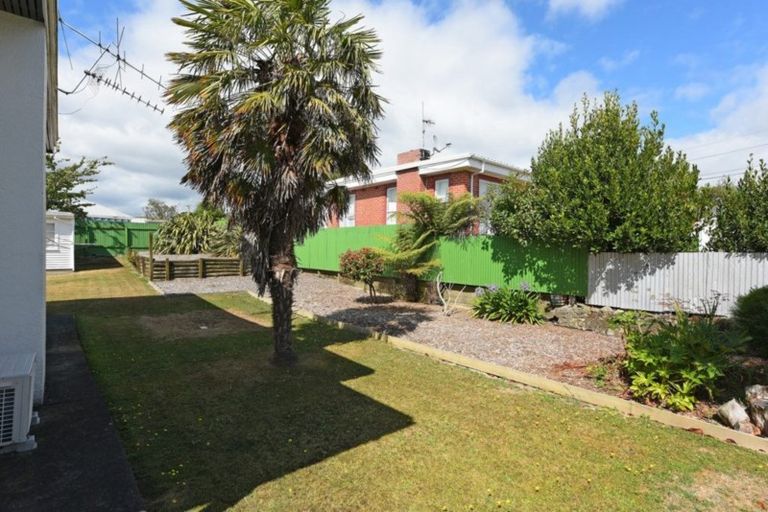 Photo of property in 4/4a Oak Street, Ebdentown, Upper Hutt, 5018