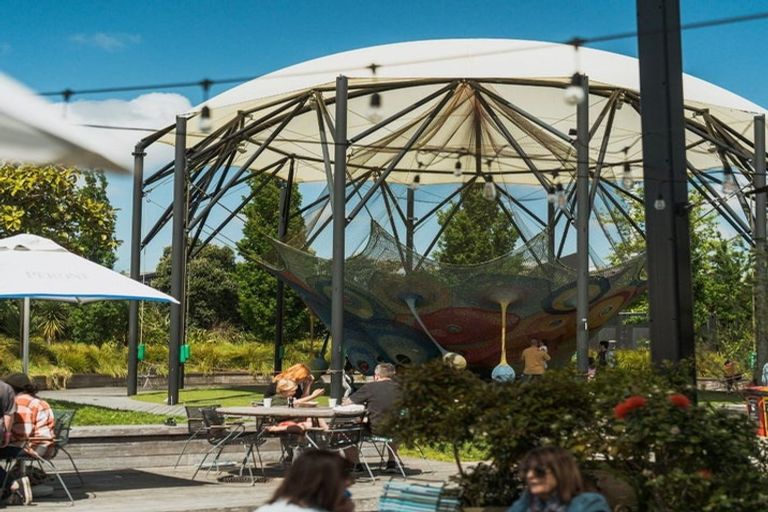 Photo of property in 2/5 Preston Avenue, Henderson, Auckland, 0610