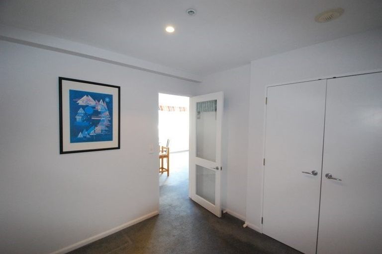 Photo of property in 6d/5 Kent Terrace, Mount Victoria, Wellington, 6011