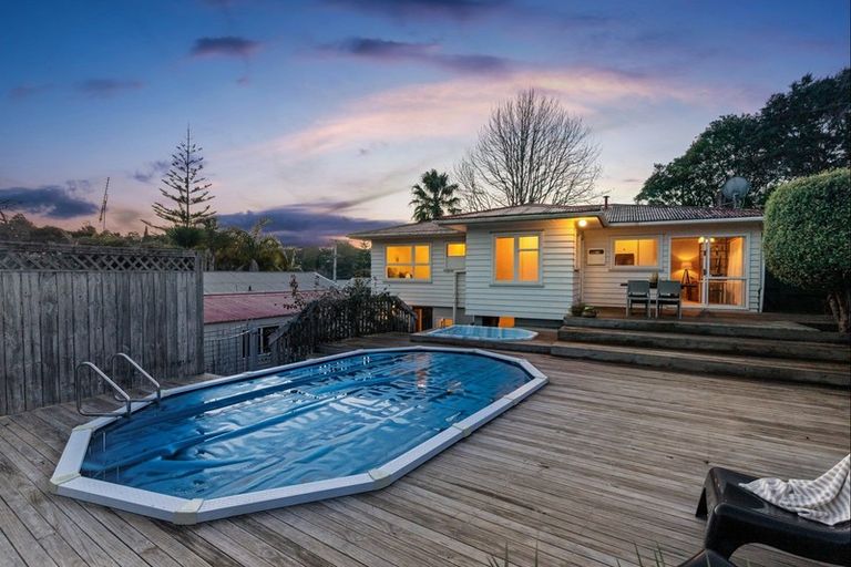 Photo of property in 44 Saffron Street, Birkdale, Auckland, 0626