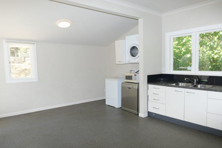 Photo of property in 5 Burrows Avenue, Karori, Wellington, 6012