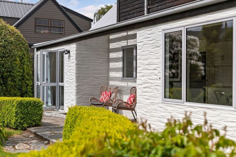 Photo of property in 7 Kelvin Place, Kelvin Heights, Queenstown, 9300