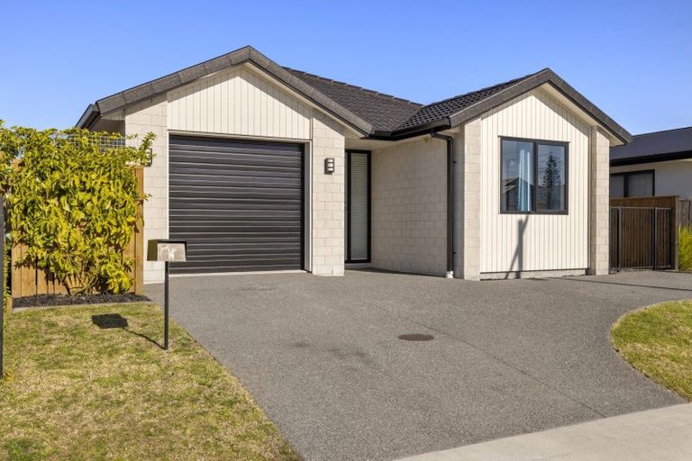Photo of property in 14 Te Wharo Drive, Papamoa, 3118