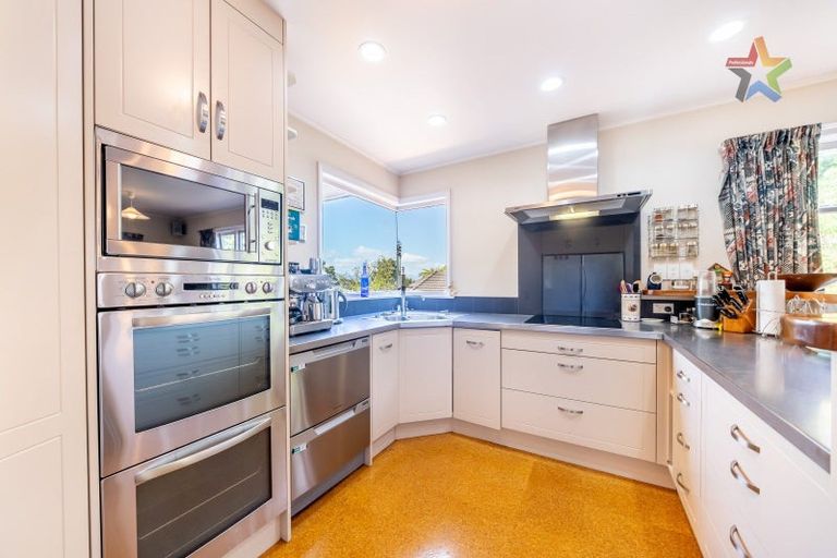 Photo of property in 168 Miromiro Road, Normandale, Lower Hutt, 5010