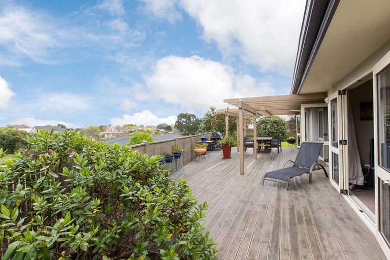 Photo of property in 6 Kea Place, Fitzherbert, Palmerston North, 4410