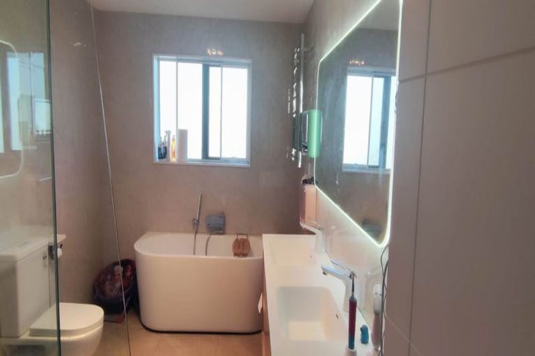 Photo of property in 55 Donegal Park Drive, Flat Bush, Auckland, 2019